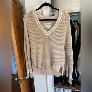 Abercrombie & Fitch v neck sweater